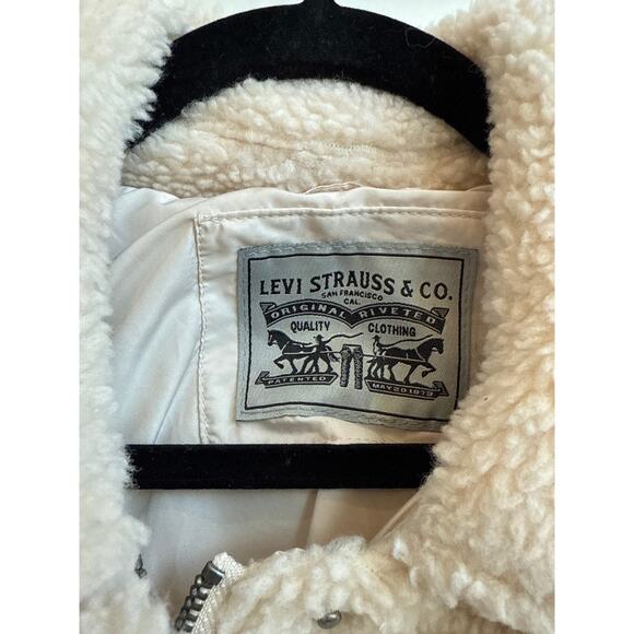 Levi's Strauss Women's Long Sherpa Trucker Style Snap Button/ Zipper Coat - Picture 4 of 7